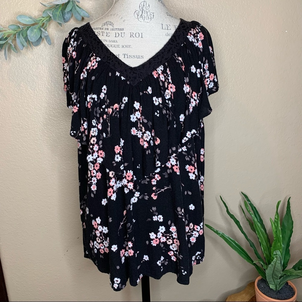 Torrid ~ Sleeveless Floral Ruffle Top